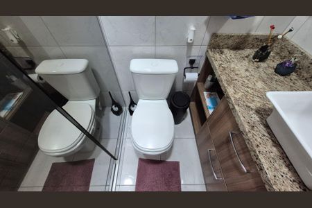 Casa à venda com 111m², 3 quartos e 2 vagas Casa à venda com 111m², 3 quartos e 2 vagasBanheiro