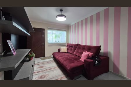 Casa à venda com 111m², 3 quartos e 2 vagas Casa à venda com 111m², 3 quartos e 2 vagasSala