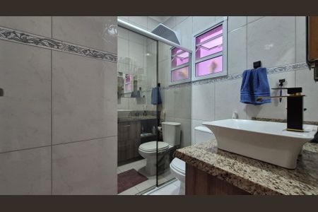 Casa à venda com 111m², 3 quartos e 2 vagas Casa à venda com 111m², 3 quartos e 2 vagasBanheiro