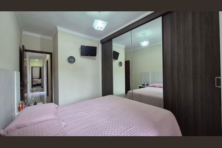 Casa à venda com 111m², 3 quartos e 2 vagas Casa à venda com 111m², 3 quartos e 2 vagasSuíte