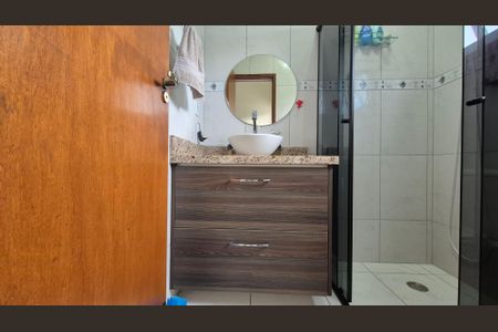 Casa à venda com 111m², 3 quartos e 2 vagas Casa à venda com 111m², 3 quartos e 2 vagasBanheiro da suíte