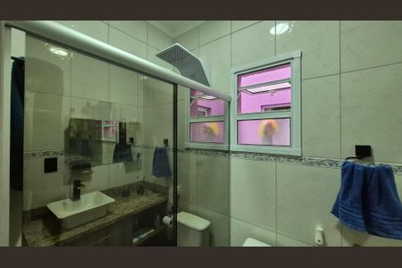 Casa à venda com 111m², 3 quartos e 2 vagas Casa à venda com 111m², 3 quartos e 2 vagasBanheiro