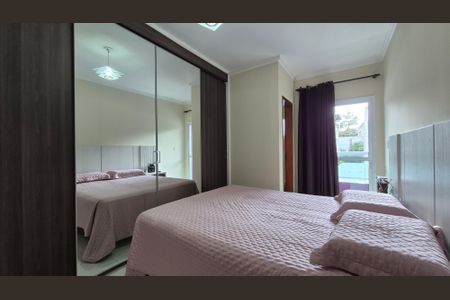 Casa à venda com 111m², 3 quartos e 2 vagas Casa à venda com 111m², 3 quartos e 2 vagasSuíte