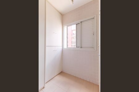 Apartamento para alugar com 225m², 4 quartos e 4 vagas Apartamento para alugar com 225m², 4 quartos e 4 vagasBanheiro de serviço