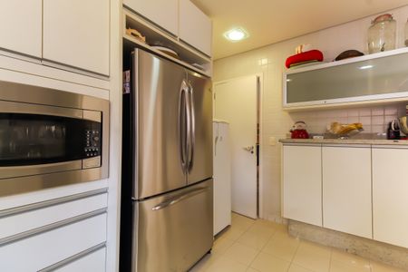 Apartamento para alugar com 225m², 4 quartos e 4 vagas Apartamento para alugar com 225m², 4 quartos e 4 vagasCozinha