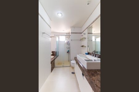 Apartamento para alugar com 225m², 4 quartos e 4 vagas Apartamento para alugar com 225m², 4 quartos e 4 vagasBanheiro da Suíte 1