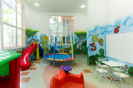 Apartamento para alugar com 225m², 4 quartos e 4 vagas Apartamento para alugar com 225m², 4 quartos e 4 vagasBrinquedoteca