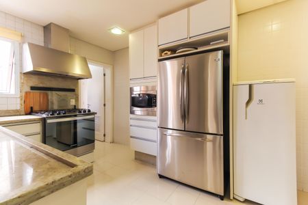 Apartamento para alugar com 225m², 4 quartos e 4 vagas Apartamento para alugar com 225m², 4 quartos e 4 vagasCozinha