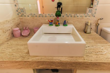 Apartamento para alugar com 225m², 4 quartos e 4 vagas Apartamento para alugar com 225m², 4 quartos e 4 vagasBanheiro da Suíte 2