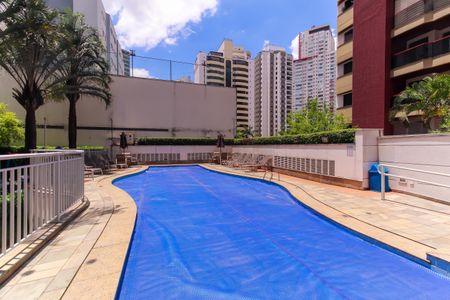 Apartamento para alugar com 225m², 4 quartos e 4 vagas Apartamento para alugar com 225m², 4 quartos e 4 vagasÁrea comum - Piscina