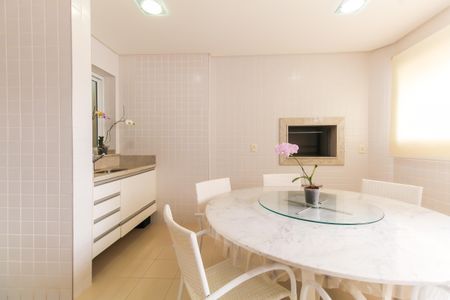 Apartamento para alugar com 225m², 4 quartos e 4 vagas Apartamento para alugar com 225m², 4 quartos e 4 vagasÁrea gourmet
