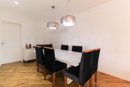 Apartamento para alugar com 225m², 4 quartos e 4 vagas Apartamento para alugar com 225m², 4 quartos e 4 vagasSala