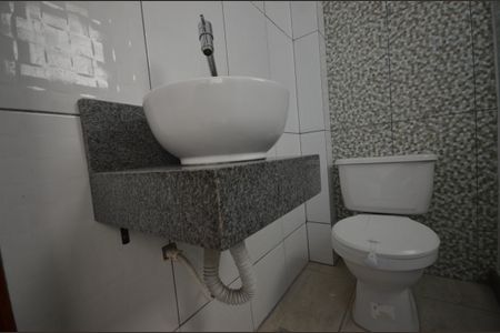 Apartamento para alugar com 70m², 2 quartos e sem vagaBanheiro da Suíte