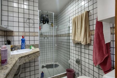 Casa de condomínio para alugar com 198m², 3 quartos e sem vaga Casa de condomínio para alugar com 198m², 3 quartos e sem vagaBanheiro da Suíte 3