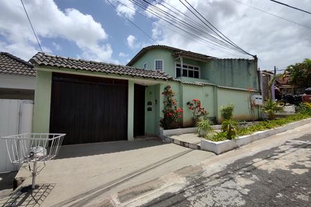 Casa de condomínio para alugar com 198m², 3 quartos e sem vaga Casa de condomínio para alugar com 198m², 3 quartos e sem vagaFachada