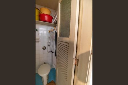 Apartamento à venda com 115m², 3 quartos e 1 vaga Apartamento à venda com 115m², 3 quartos e 1 vagaBanheiro de serviço