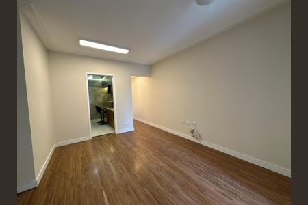 Sala de apartamento para alugar com 3 quartos, 90m² em Jardim Tupanci, Barueri