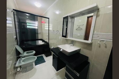 Casa para alugar com 460m², 4 quartos e 2 vagasBanheiro 1