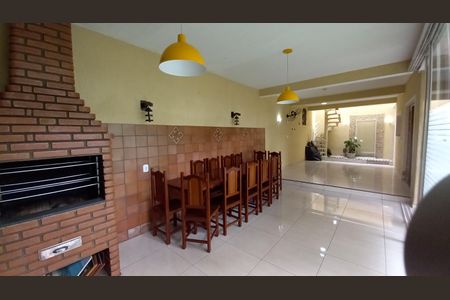 Casa para alugar com 460m², 4 quartos e 2 vagasChurrasqueira
