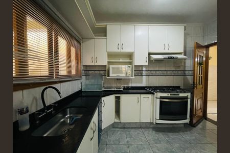 Casa para alugar com 460m², 4 quartos e 2 vagasCozinha