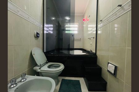 Casa para alugar com 460m², 4 quartos e 2 vagasBanheiro 1