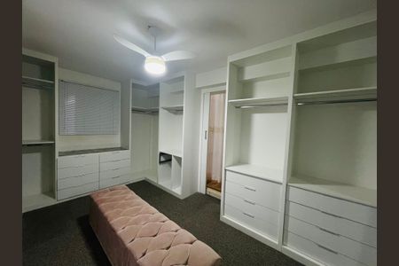 Casa para alugar com 460m², 4 quartos e 2 vagasCloset da suíte 1