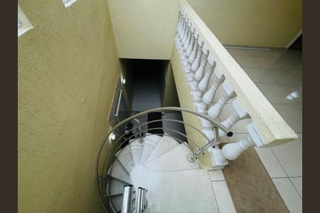 Casa para alugar com 460m², 4 quartos e 2 vagasEscada 