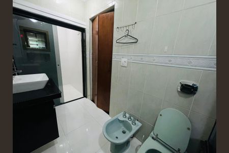 Casa para alugar com 460m², 4 quartos e 2 vagasBanheiro 1