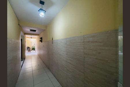 Casa para alugar com 460m², 4 quartos e 2 vagasCorredor externo