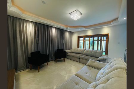 Sala  de casa para alugar com 4 quartos, 460m² em Jardim Presidente Dutra, Guarulhos