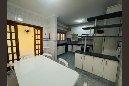 Casa para alugar com 460m², 4 quartos e 2 vagasCozinha