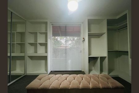 Casa para alugar com 460m², 4 quartos e 2 vagasCloset da suíte 1