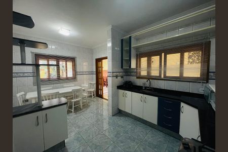 Casa para alugar com 460m², 4 quartos e 2 vagasCozinha