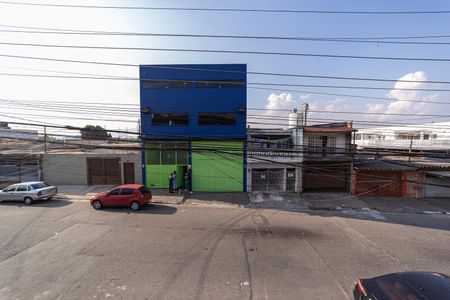 Casa à venda com 173m², 3 quartos e 2 vagas Casa à venda com 173m², 3 quartos e 2 vagasVaranda