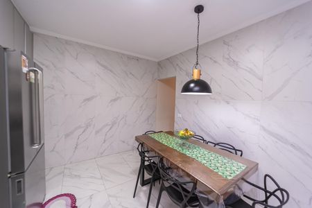 Casa à venda com 173m², 3 quartos e 2 vagas Casa à venda com 173m², 3 quartos e 2 vagasCozinha