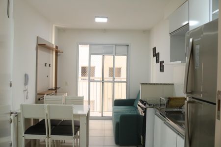 Apartamento para alugar com 35m², 2 quartos e sem vagaSala e Cozinha Integrada