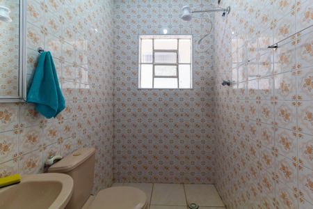 Banheiro de casa à venda com 2 quartos, 100m² em Parque Santa Madalena, São Paulo