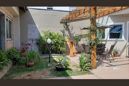 Casa à venda com 300m², 3 quartos e 3 vagas Casa à venda com 300m², 3 quartos e 3 vagasFoto 12