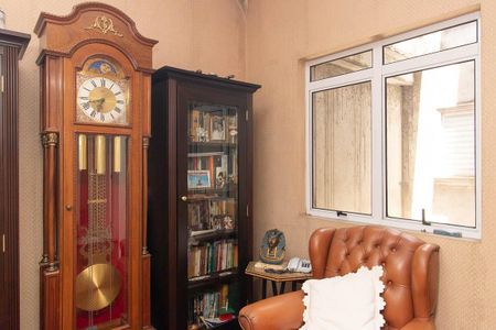 Casa à venda com 560m², 7 quartos e 6 vagas Casa à venda com 560m², 7 quartos e 6 vagasSala