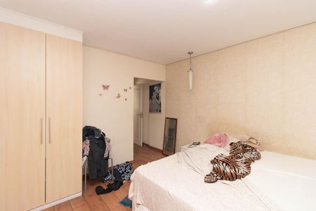 Casa à venda com 560m², 7 quartos e 6 vagas Casa à venda com 560m², 7 quartos e 6 vagasQuarto Suíte 1