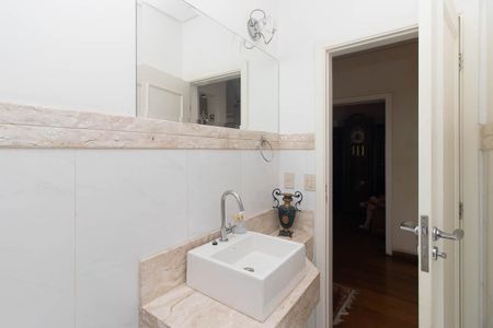 Casa à venda com 560m², 7 quartos e 6 vagas Casa à venda com 560m², 7 quartos e 6 vagasLavabo