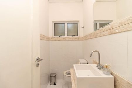 Casa à venda com 560m², 7 quartos e 6 vagas Casa à venda com 560m², 7 quartos e 6 vagasLavabo