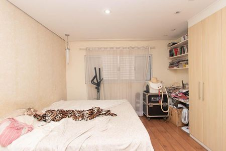 Casa à venda com 560m², 7 quartos e 6 vagas Casa à venda com 560m², 7 quartos e 6 vagasQuarto Suíte 1