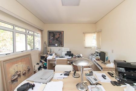 Casa à venda com 560m², 7 quartos e 6 vagas Casa à venda com 560m², 7 quartos e 6 vagasEscritório