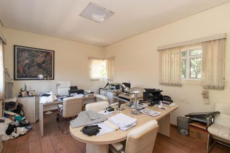 Casa à venda com 560m², 7 quartos e 6 vagas Casa à venda com 560m², 7 quartos e 6 vagasEscritório
