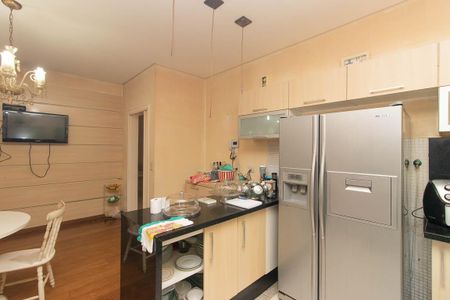 Casa à venda com 560m², 7 quartos e 6 vagas Casa à venda com 560m², 7 quartos e 6 vagasCozinha