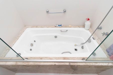 Casa à venda com 560m², 7 quartos e 6 vagas Casa à venda com 560m², 7 quartos e 6 vagasBanheiro da Suíte 3