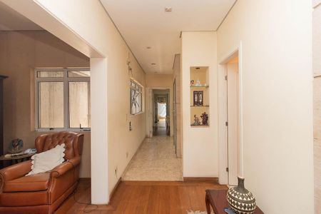 Casa à venda com 560m², 7 quartos e 6 vagas Casa à venda com 560m², 7 quartos e 6 vagasSala