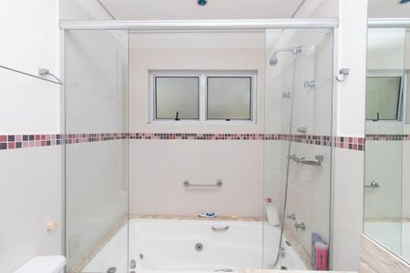 Casa à venda com 560m², 7 quartos e 6 vagas Casa à venda com 560m², 7 quartos e 6 vagasBanheiro da Suíte 3