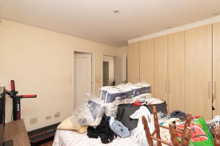 Casa à venda com 560m², 7 quartos e 6 vagas Casa à venda com 560m², 7 quartos e 6 vagasQuarto Suíte 3